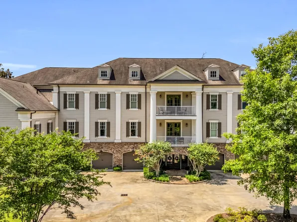 145 Waverly Dr, West Point, MS 39773