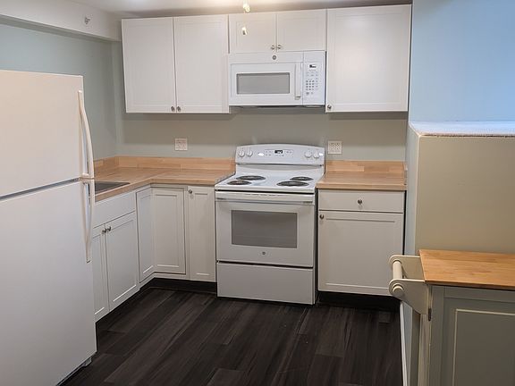 3rd image of 113 S Quaker Ln Floor 2