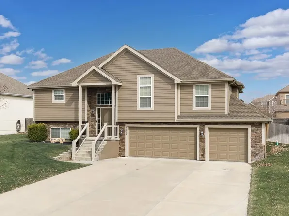 15418 Meyer Dr, Basehor, KS 66007