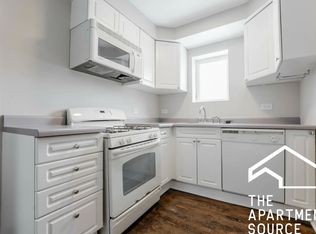3516 W Grace St #2E, Chicago, IL 60618