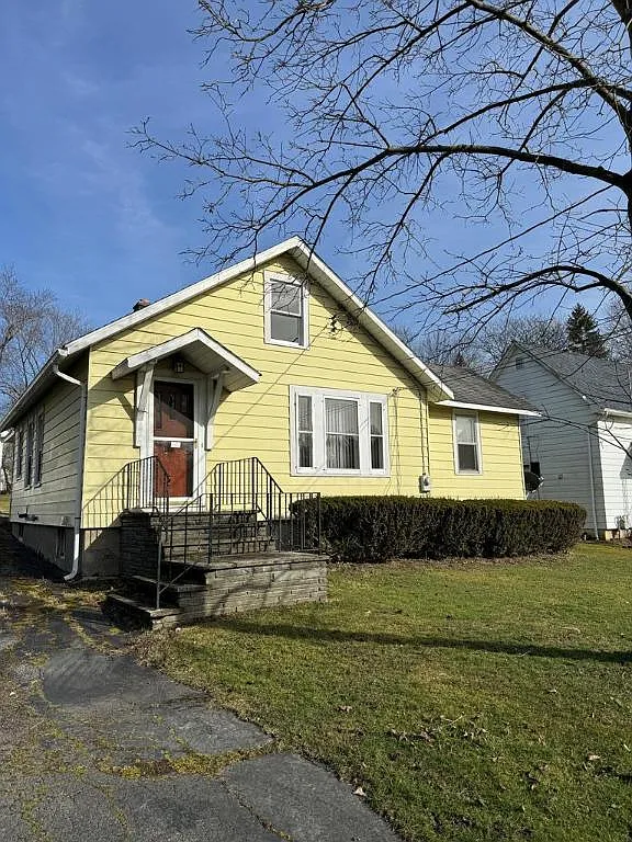 322 Hendy Ave photo 1