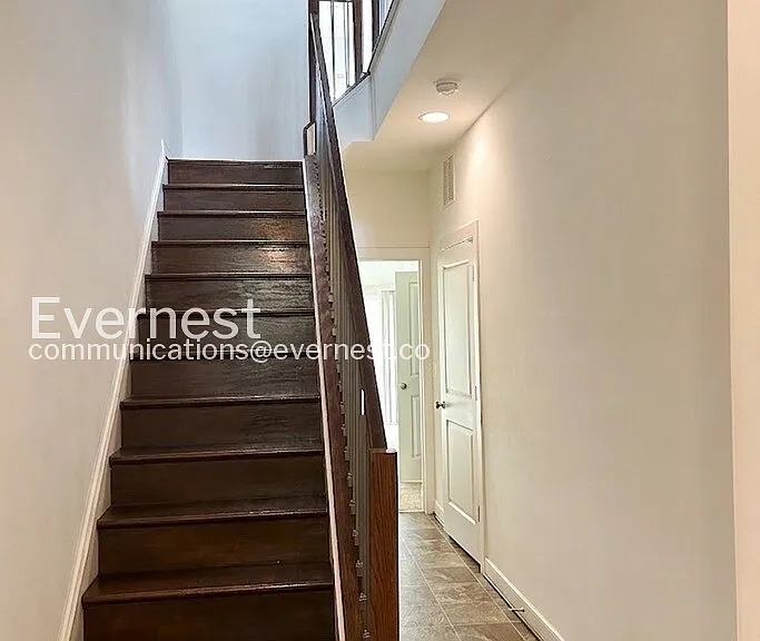 212 Shamrock Dr — Photo 7