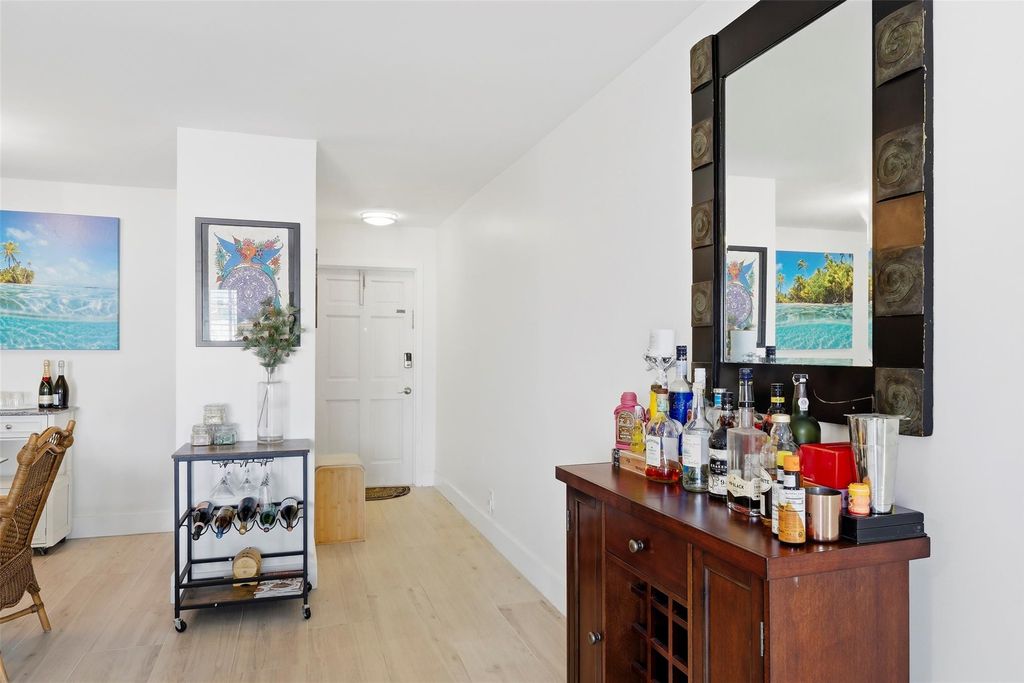 1450 N Riverside Drive #201, photo 6