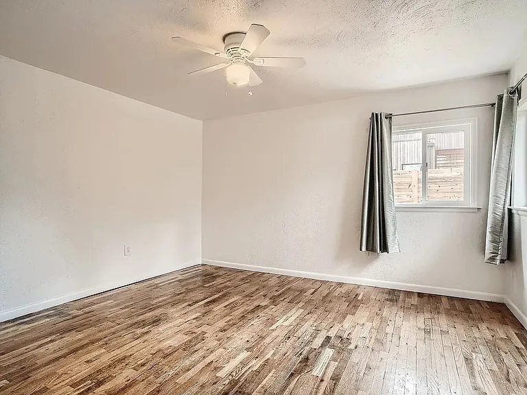 2135 Norwood Ave — Photo 12