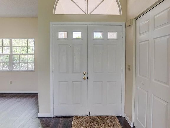3rd image of 34 Westlee Ln