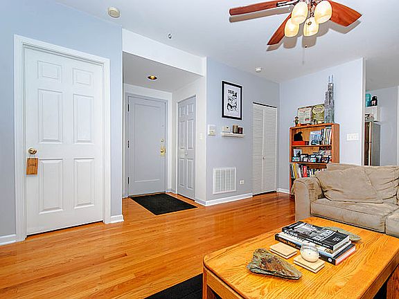 5th image of 4423 N Lawndale Ave APT 1B