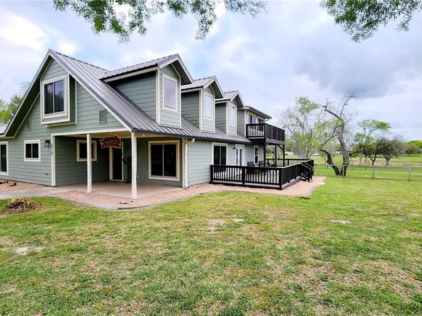 416 Lakeshore Dr, Victoria, TX 77905