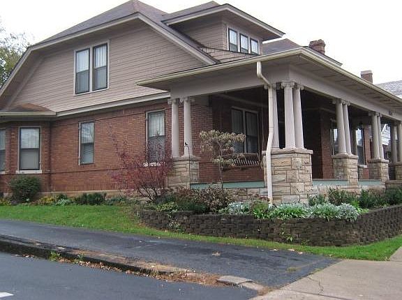 2nd image of 814 Pleasant St