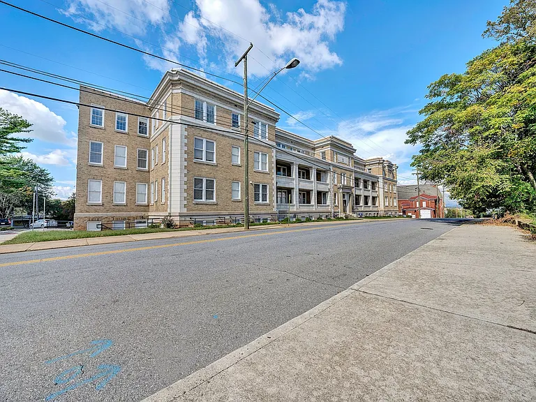 The Diamond Hill Lofts — Photo 3