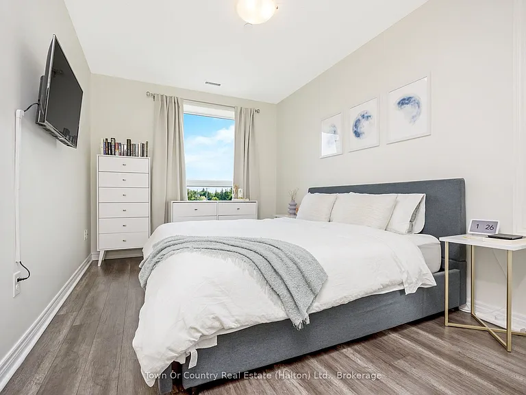 383 Main St E #310 — Photo 16
