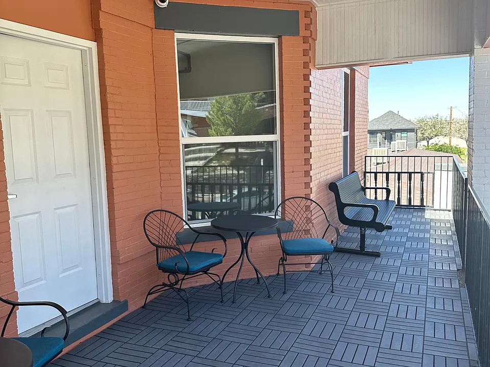 526 W Missouri Ave #27