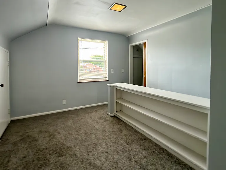 13618 Grandmont Ave — Photo 9