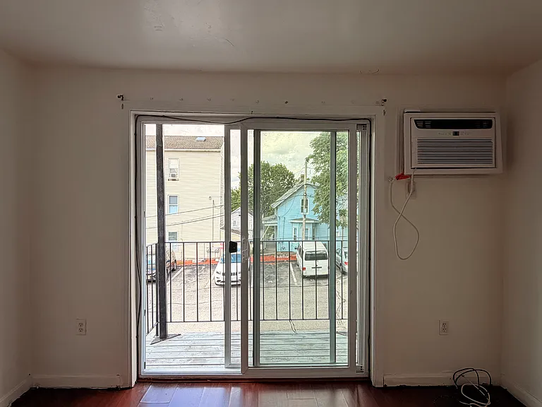56 Edgeworth St #12 — Photo 6