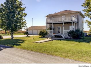 2434 E 1600 North Rd, Moweaqua, IL 62550