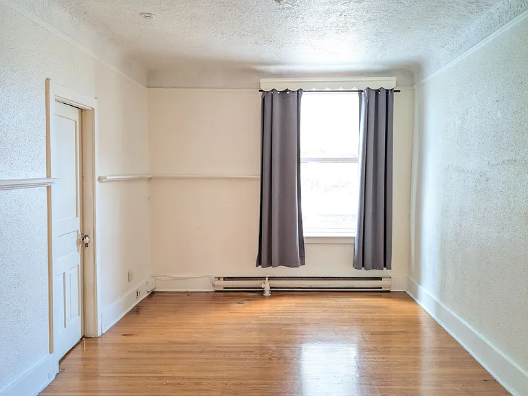 359A Brant St — Photo 3