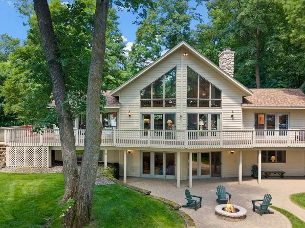8882 Interlachen Rd, Nisswa, MN 56468