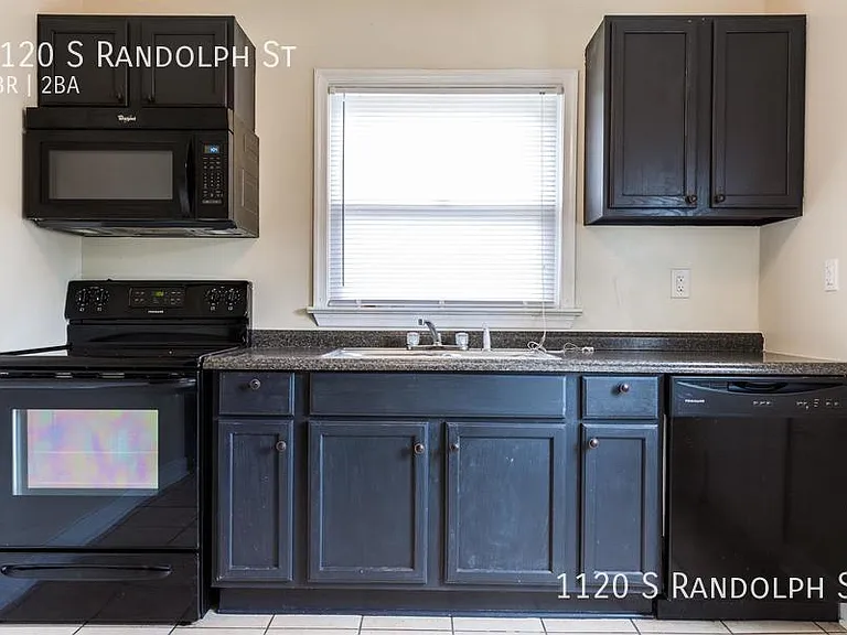 1120 Randolph St — Photo 2