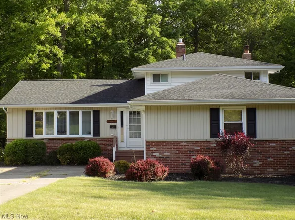 1723 Mortus Dr, Twinsburg, OH 44087
