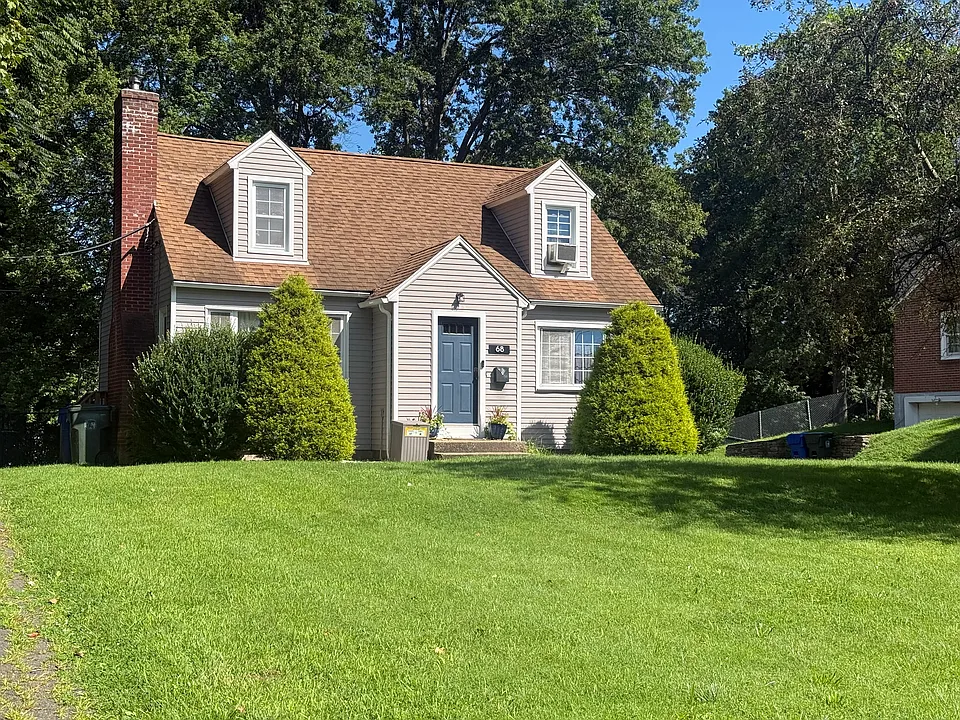 68 Robbins Ave