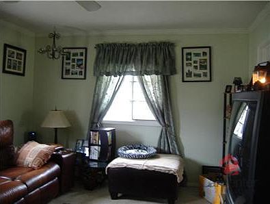 5th image of 306 Sunset Dr