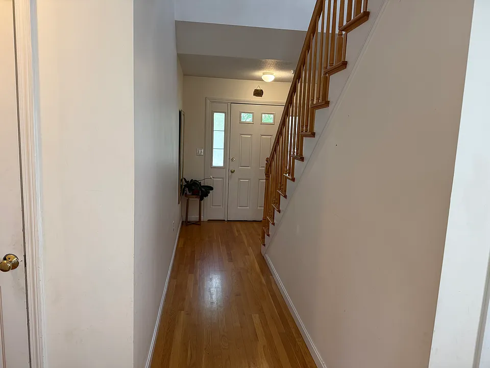 319 Farrwood Dr