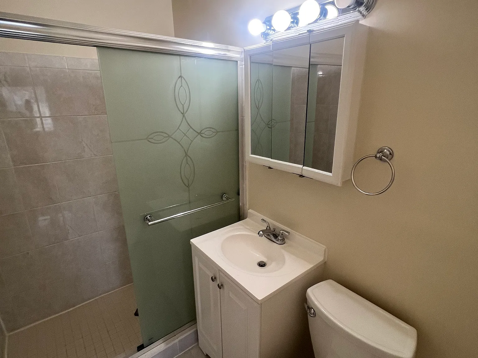 2 bed, 1100 sqft, $2,250 — Photo 3