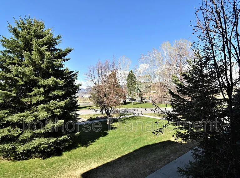 813 W Villard St #71 — Photo 22