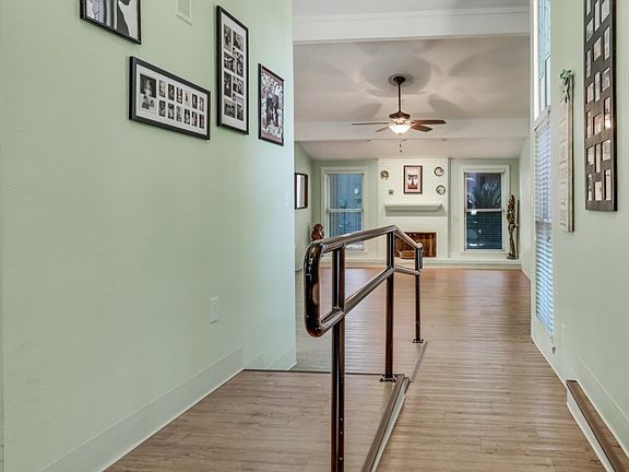 4th image of 10 S Court Villa Dr