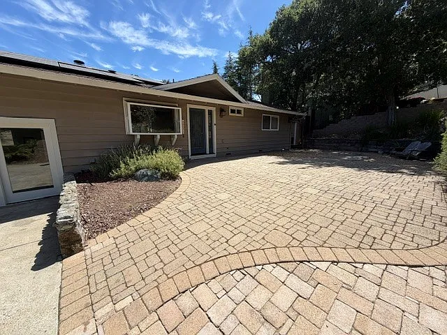 3 bed, 1520 sqft, $4,900 — Photo 4