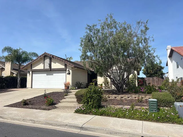 6421 Cayenne Ln — Photo 3