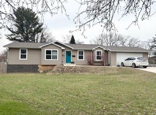 801 Coolidge Rd, Stoughton, WI 53589
