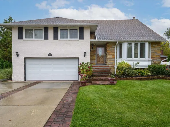 615 Gary Place, Westbury, NY 11590