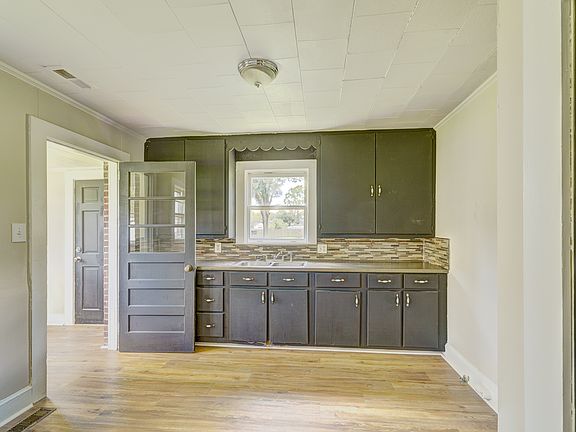 5th image of 300 E Academy St