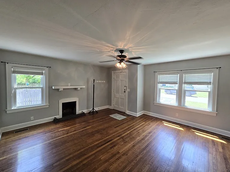 3605 Navajo Dr — Photo 2