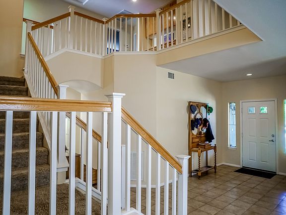 2nd image of 27714 Mariposa Ln