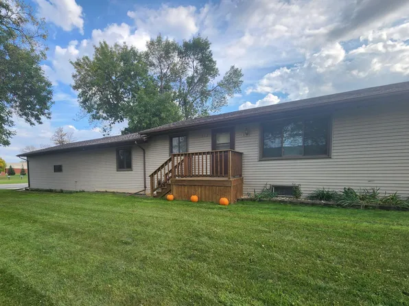 302 Robert St, Marshall, MN 56258