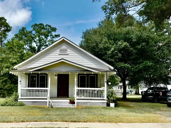 2408 E Cleveland St, Elloree, SC 29047
