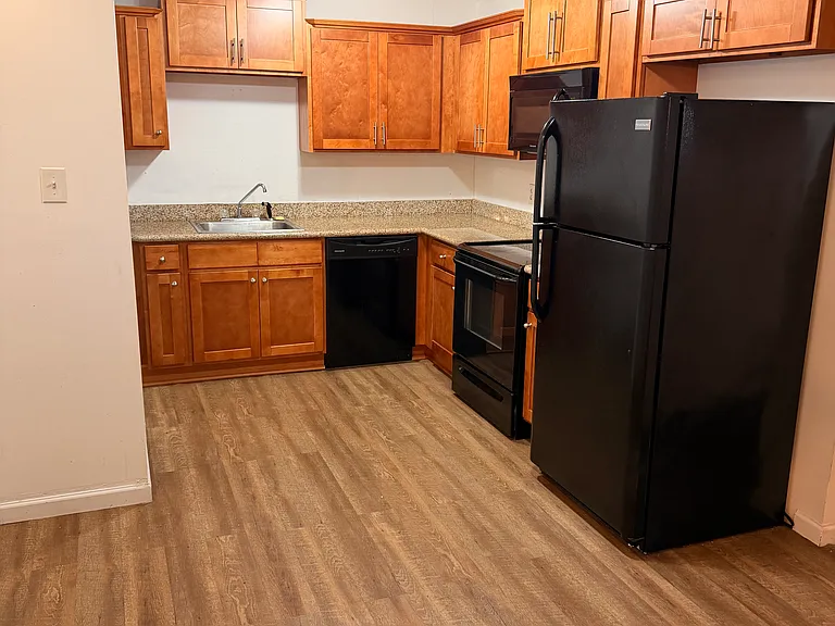 4411 Chastant St #B — Photo 8