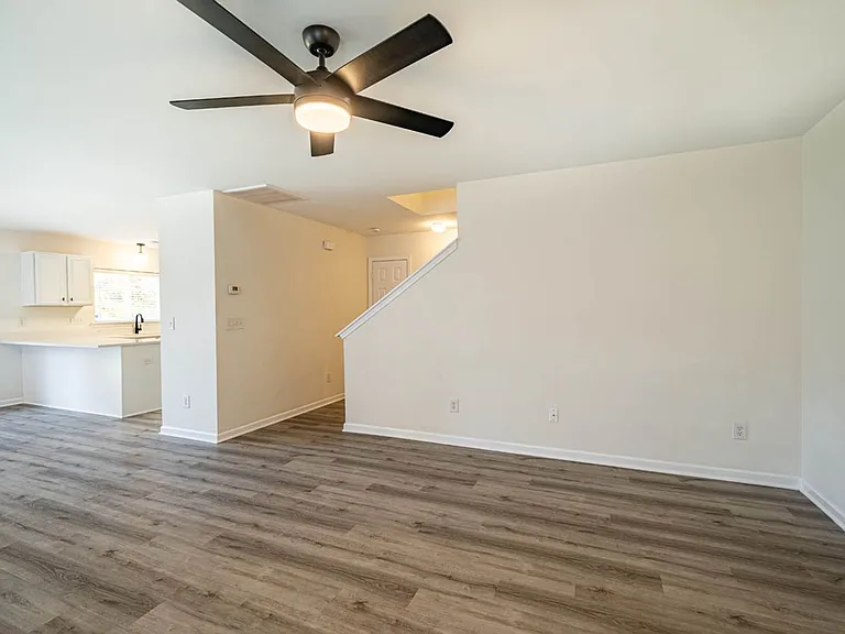 718 Delta Downs Dr — Photo 10