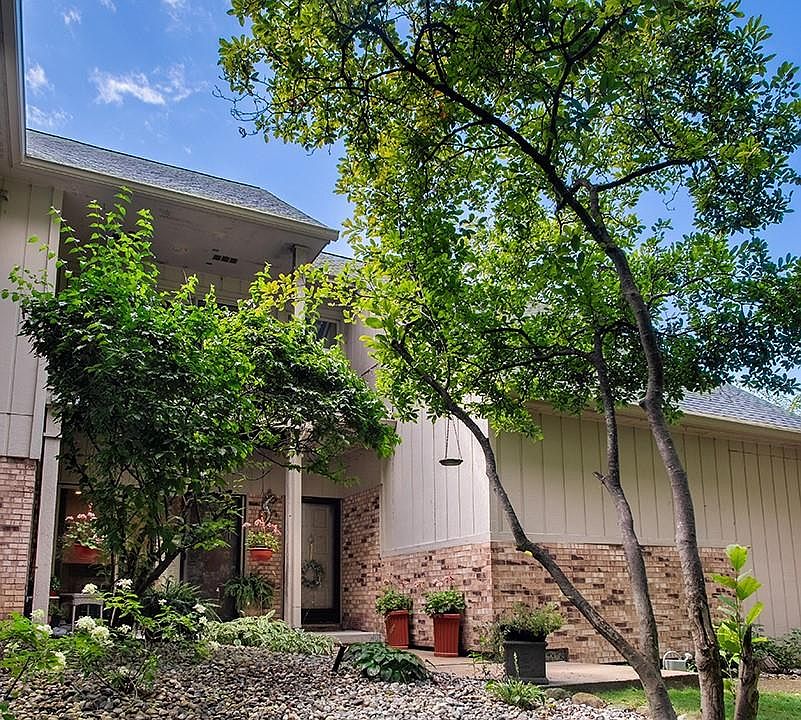 1st image of 29256 Laurel Dr