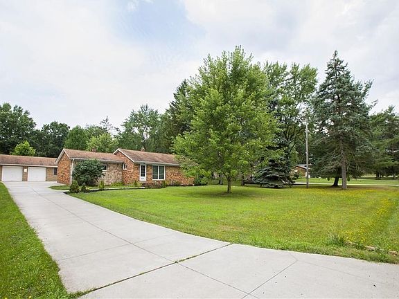 Great yard space- plenty of front yard and lots of mature trees well away from the house.