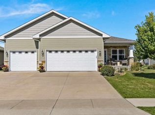135 N Sunset Dr, North Liberty, IA 52317