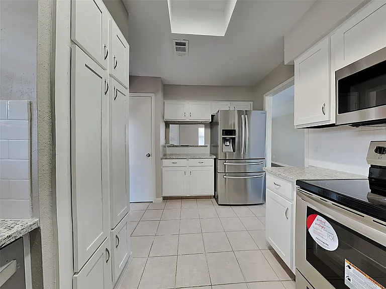 16007 Brookford Dr — Photo 5