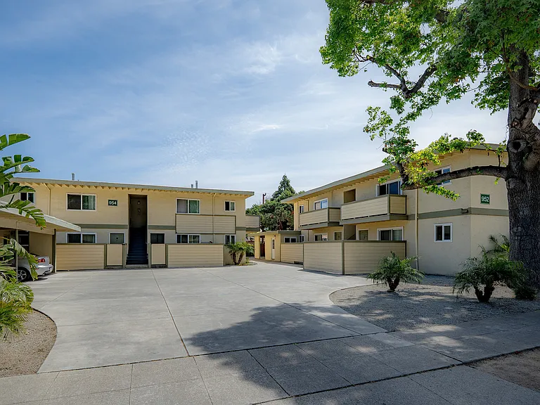 954 Ravenscourt EXT1 (1)