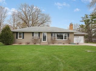 411 Hazel Ln, Hopkins, MN 55343