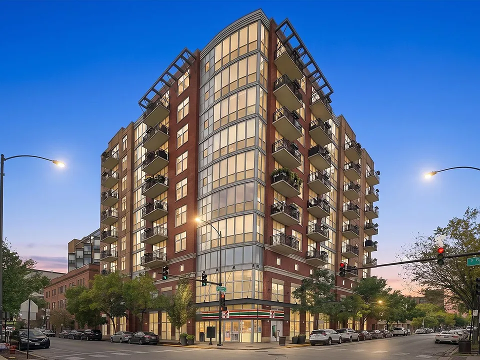 1201 W Adams St #611