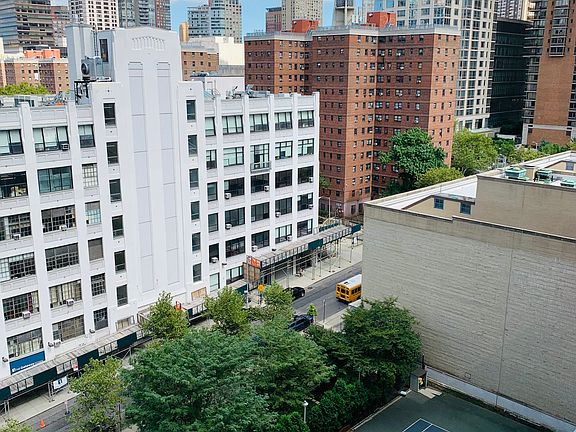5th image of 229 W 60th St APT 9d