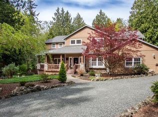 8318 NE Sumanee Pl, Bainbridge Island, WA 98110