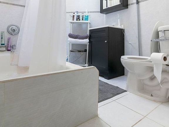 3rd image of 185 Bedford Ave #12