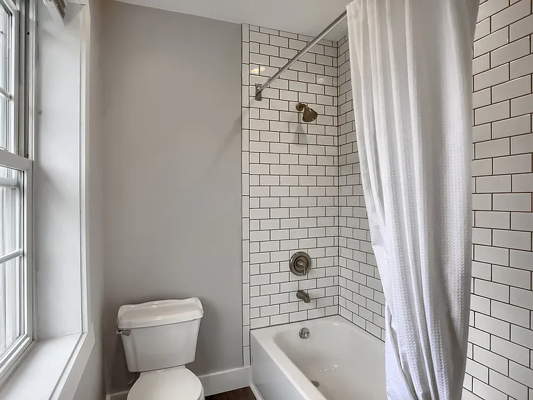 148 Dahlia St — Photo 6